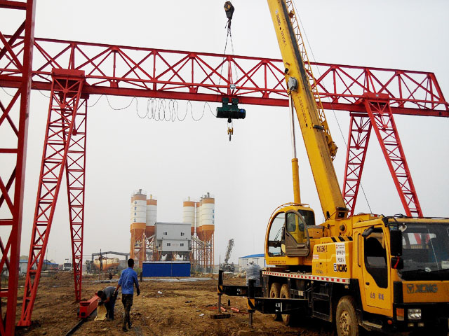 1711943978321378.jpg 03MHh电动葫芦门式起重机(花架式).jpg